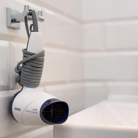 Elegant In Center With A Balcony By Renters 公寓 *