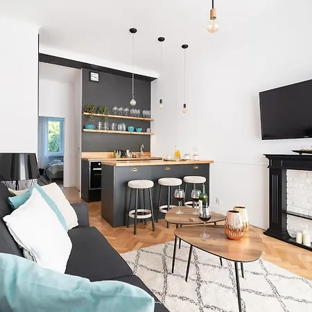 Elegant Apartment In Warsaw Center With A Balcony By Noclegi Renters Apartment Warschau