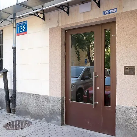 Elegant In Center With A Balcony By Renters Warschau