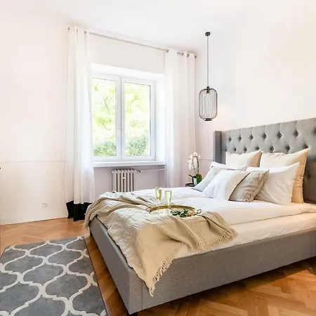 Elegant Apartment In Warsaw Center With A Balcony By Noclegi Renters Apartment