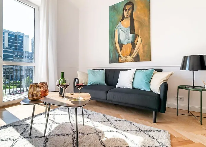 公寓 Elegant In Center With A Balcony By Renters