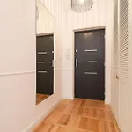 Elegant In Center With A Balcony By Renters * Warschau